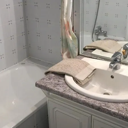 Luchon 2 Pieces 4 Pers Avec Balcon Et Parking, Pres Centre-ville Et Thermes - Fr-1-313-127 Bagnères-de-Luchon